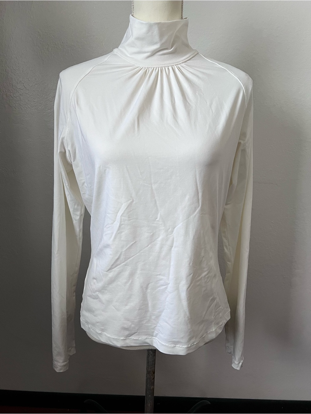 St. John Sport White Lightweight Turtleneck Top Size M